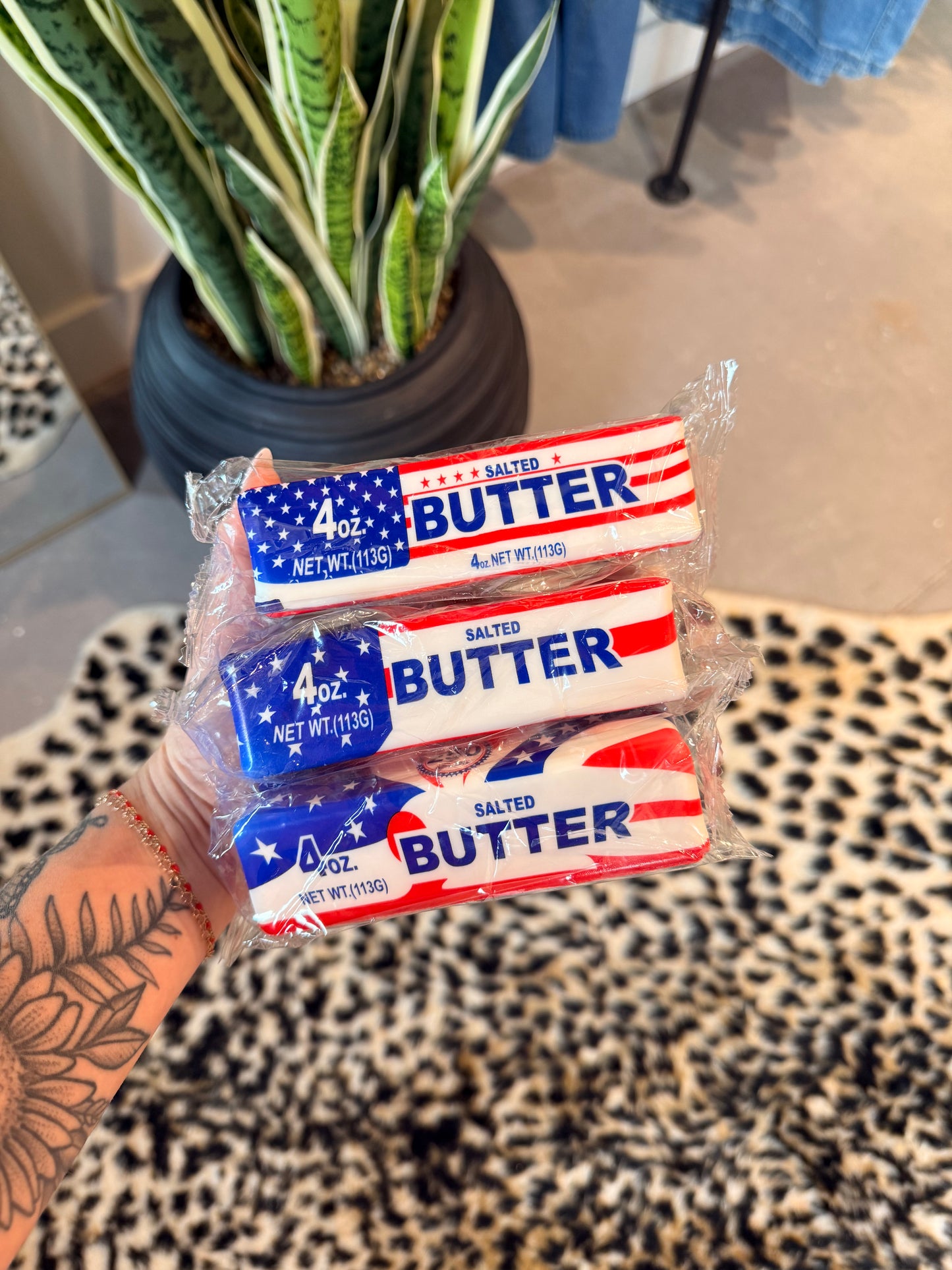 4oz Americana Butter Squish