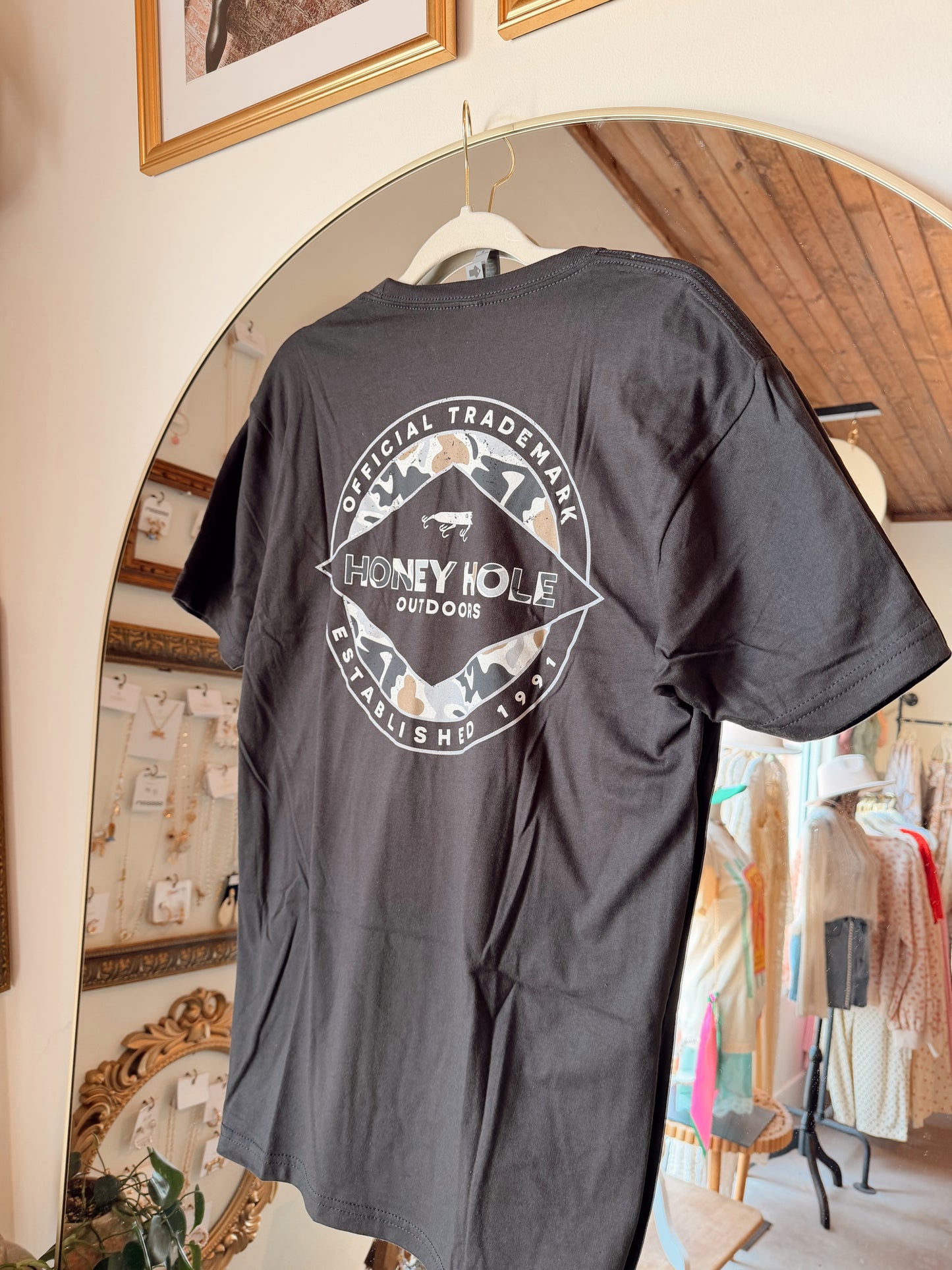 Black Honey Hole tee
