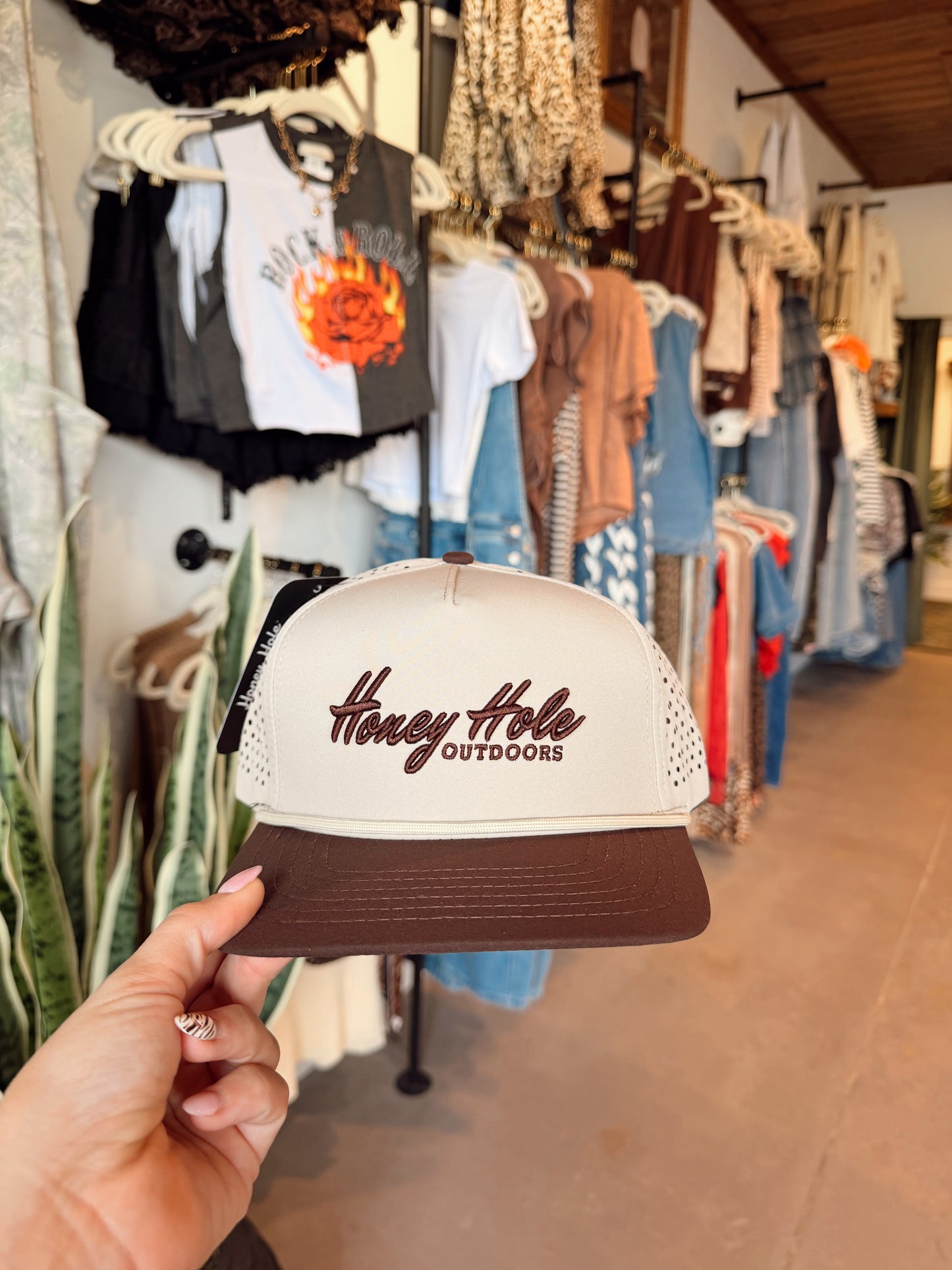 Neutral Brown Honey Hole hat
