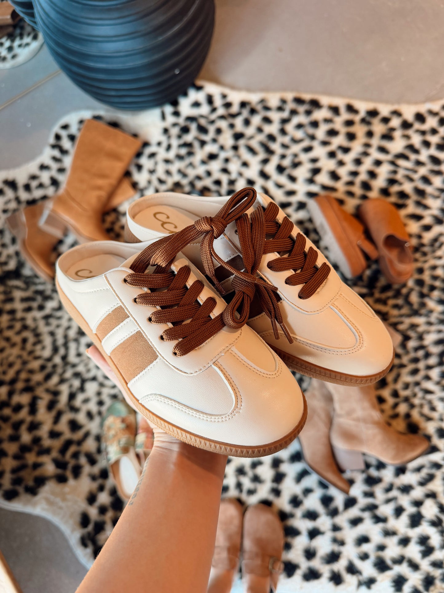 Cream/Brown Slide Sneaker