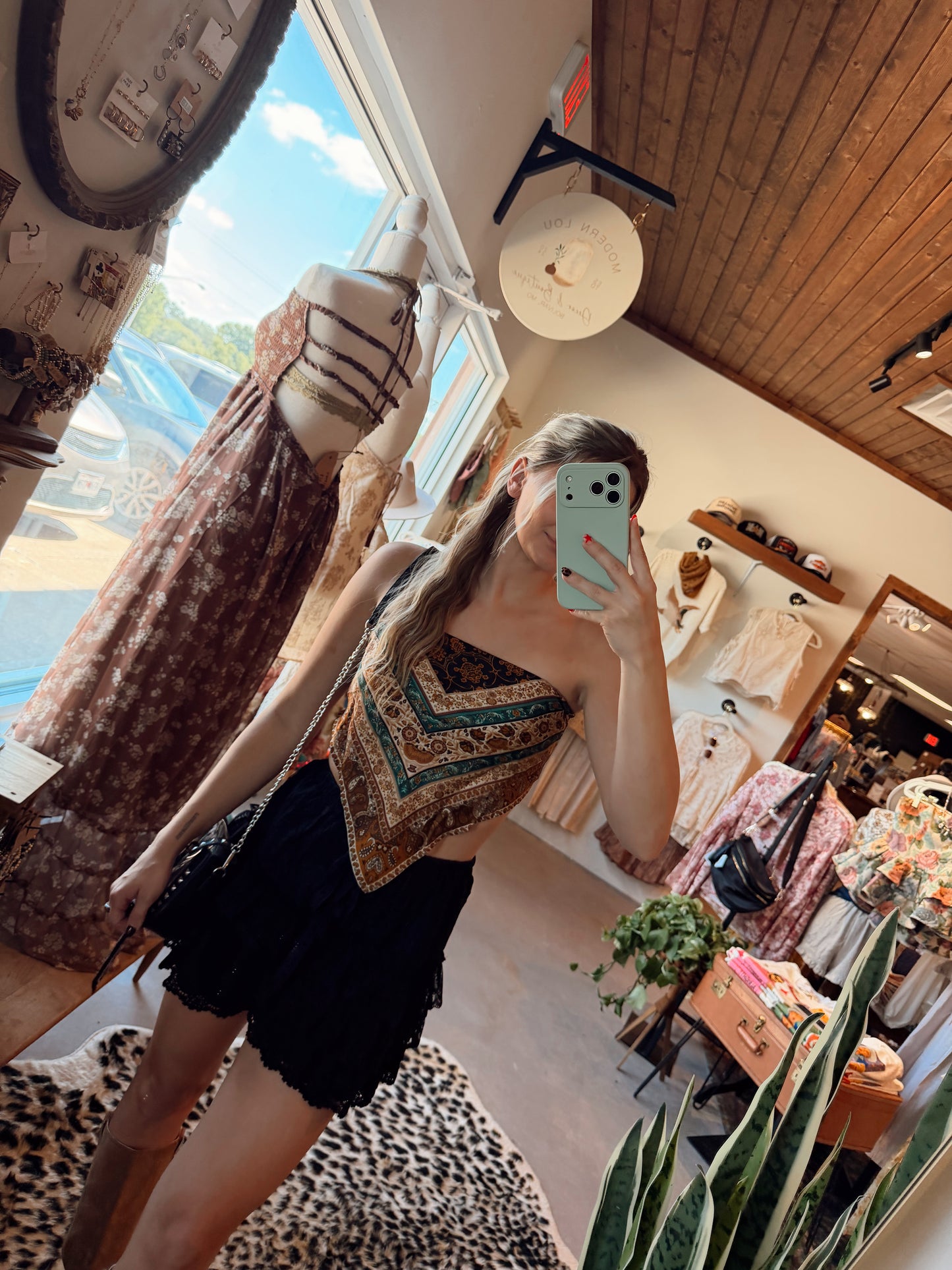 Ruffle Lace Shorts (Black)