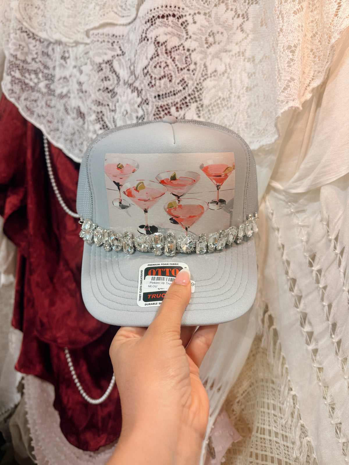 Pinkies Up Hat W/ Chain