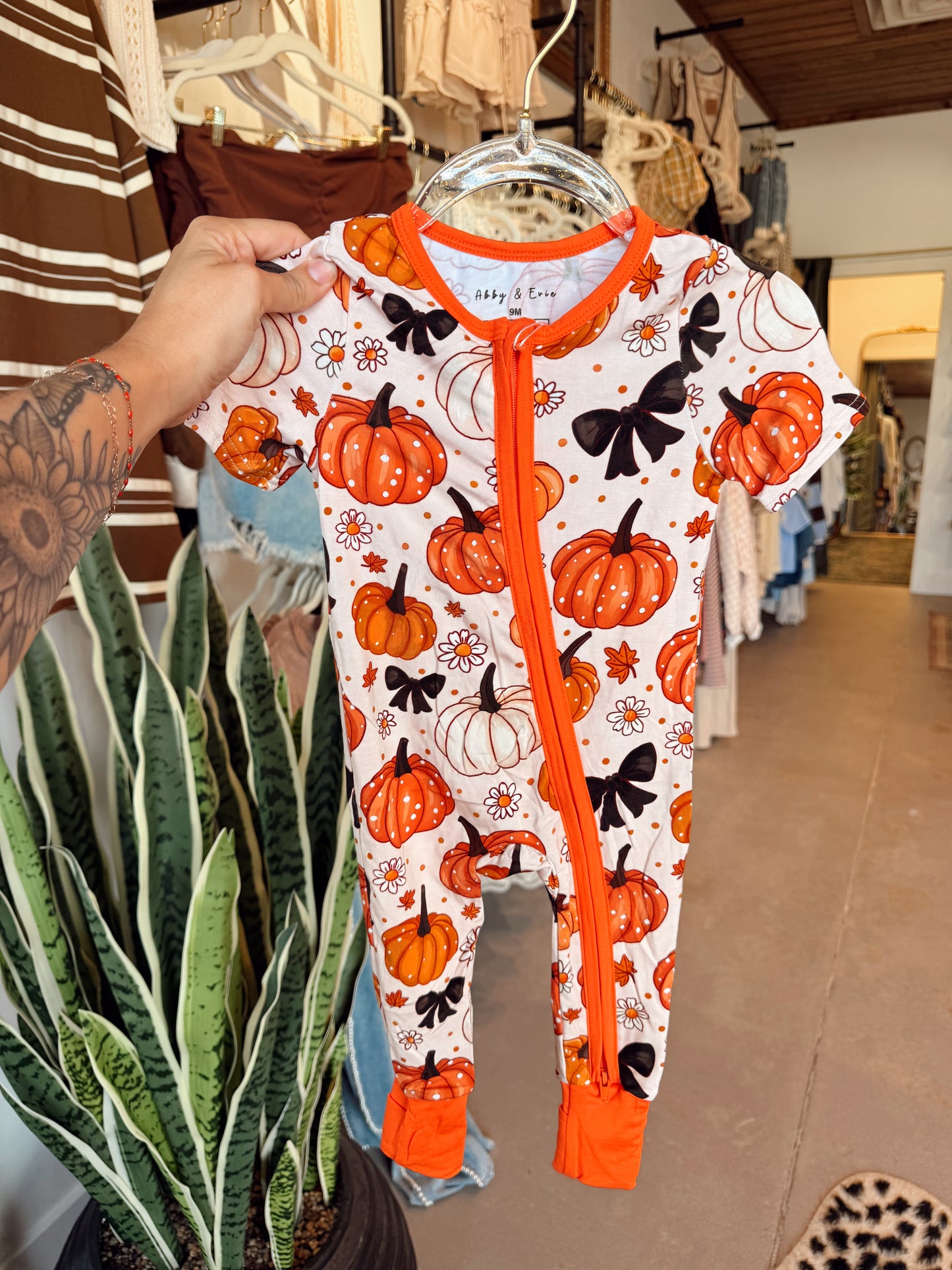 Pumpkin/Bows Bamboo Sleeper