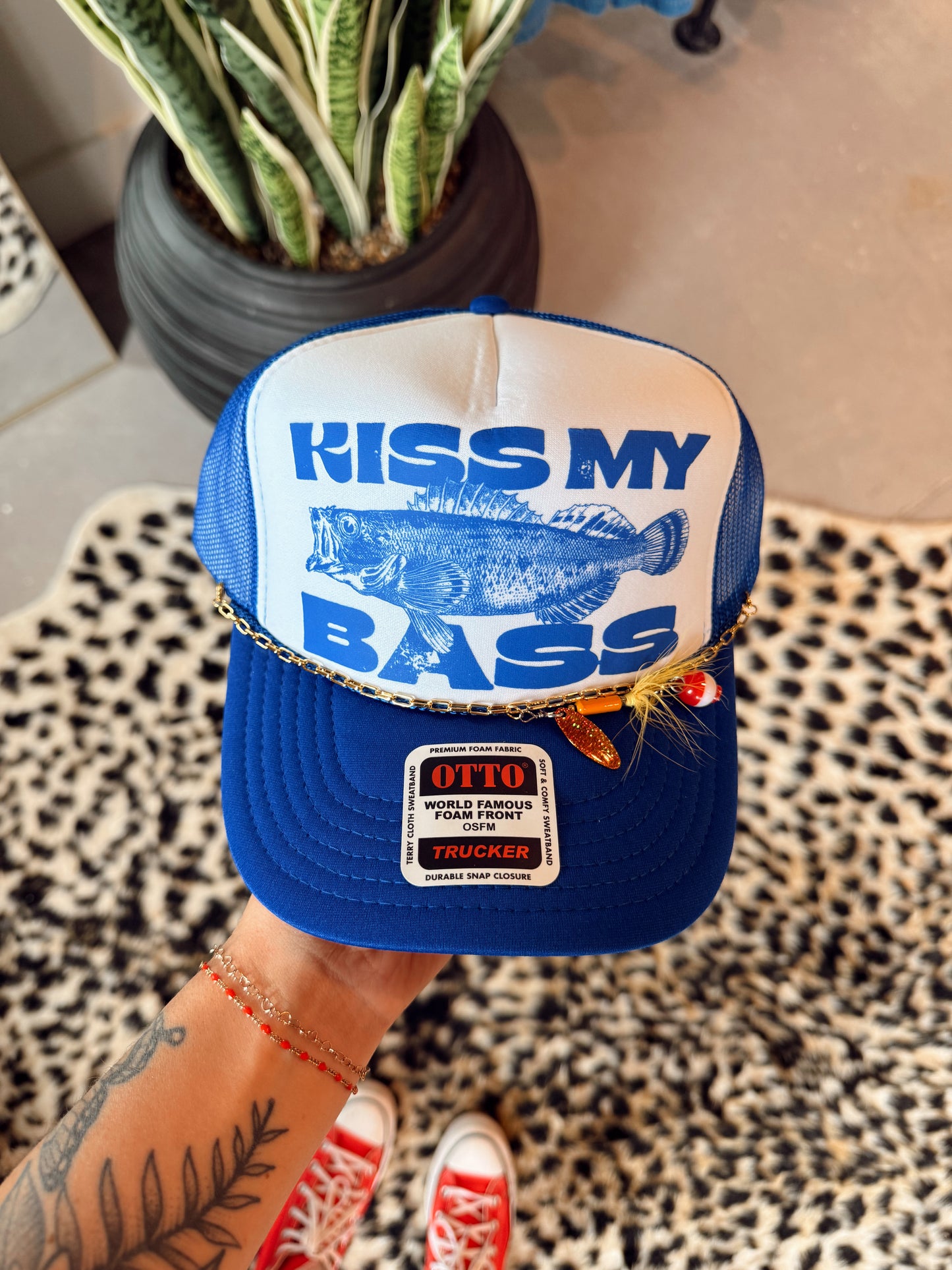 Kiss My Bass Hat W/ Chain