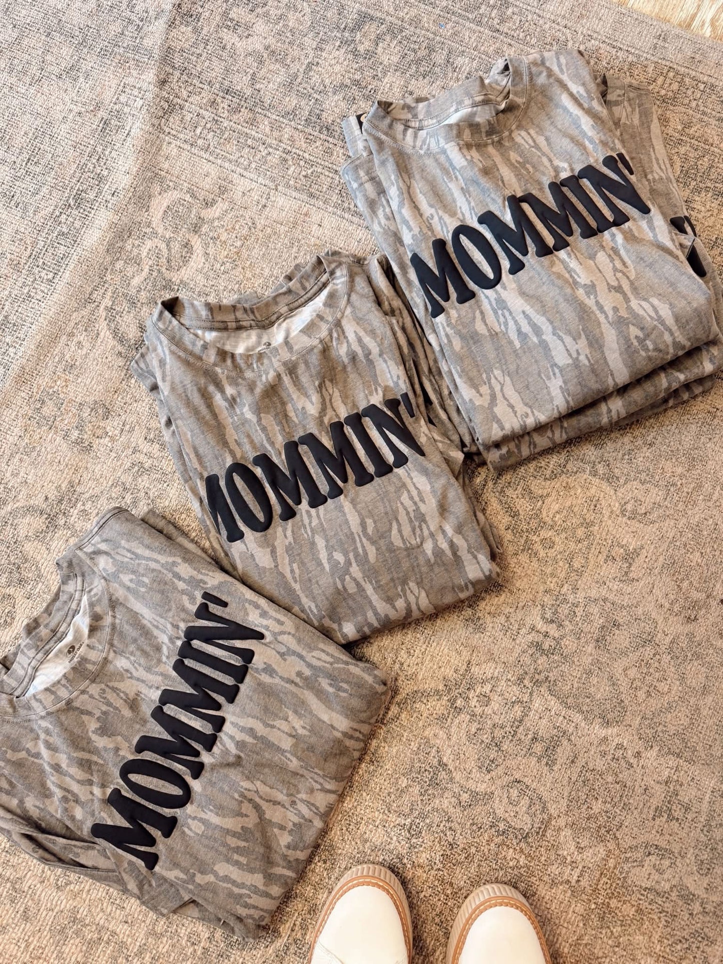 Mommin’ Mossy Oak Tee