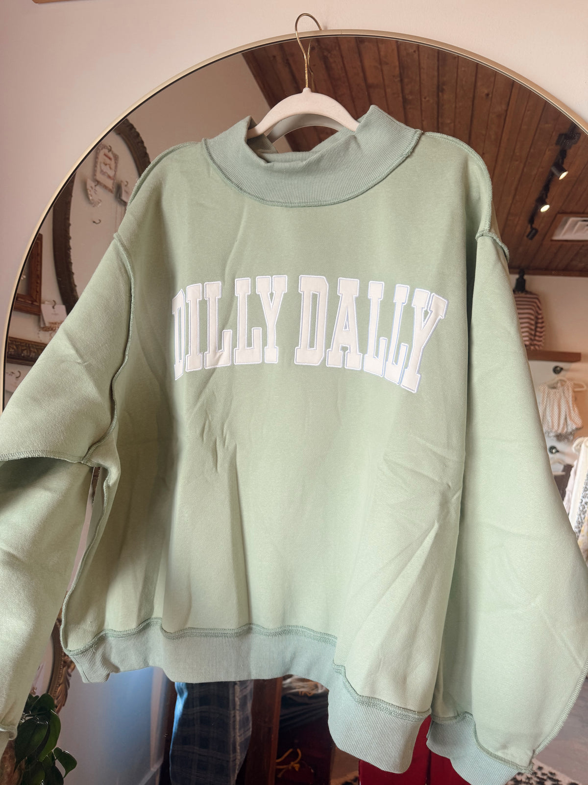 Dilly Dally Mockneck