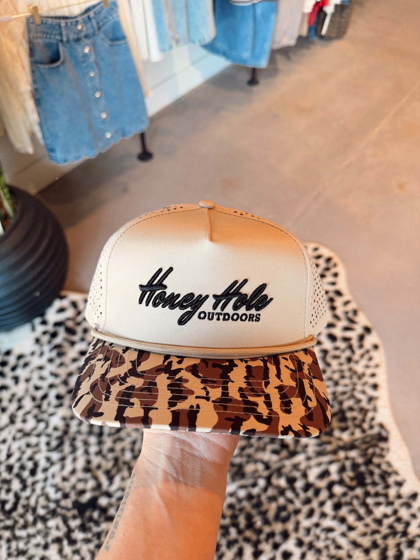 Men’s Honey Hole Hat- Camo Bill
