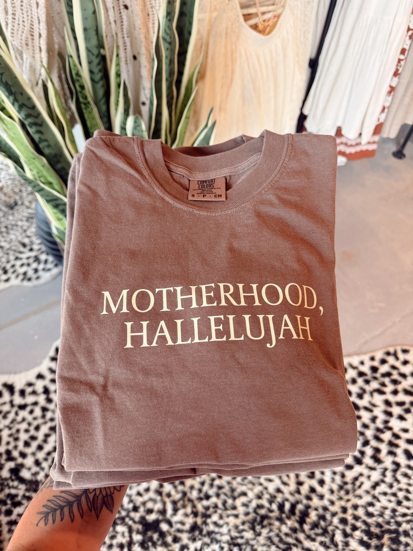 Motherhood, Hallelujah Tee