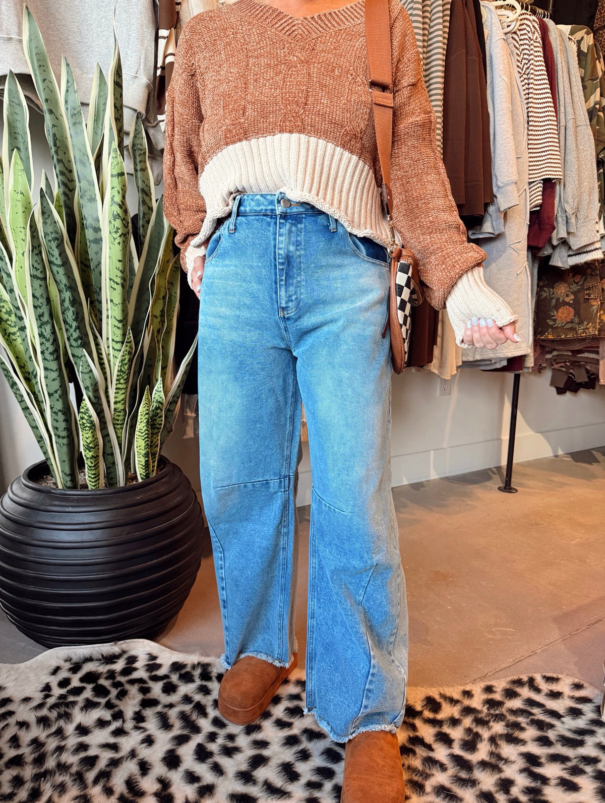 Raya Raw Hem Barrel Jeans